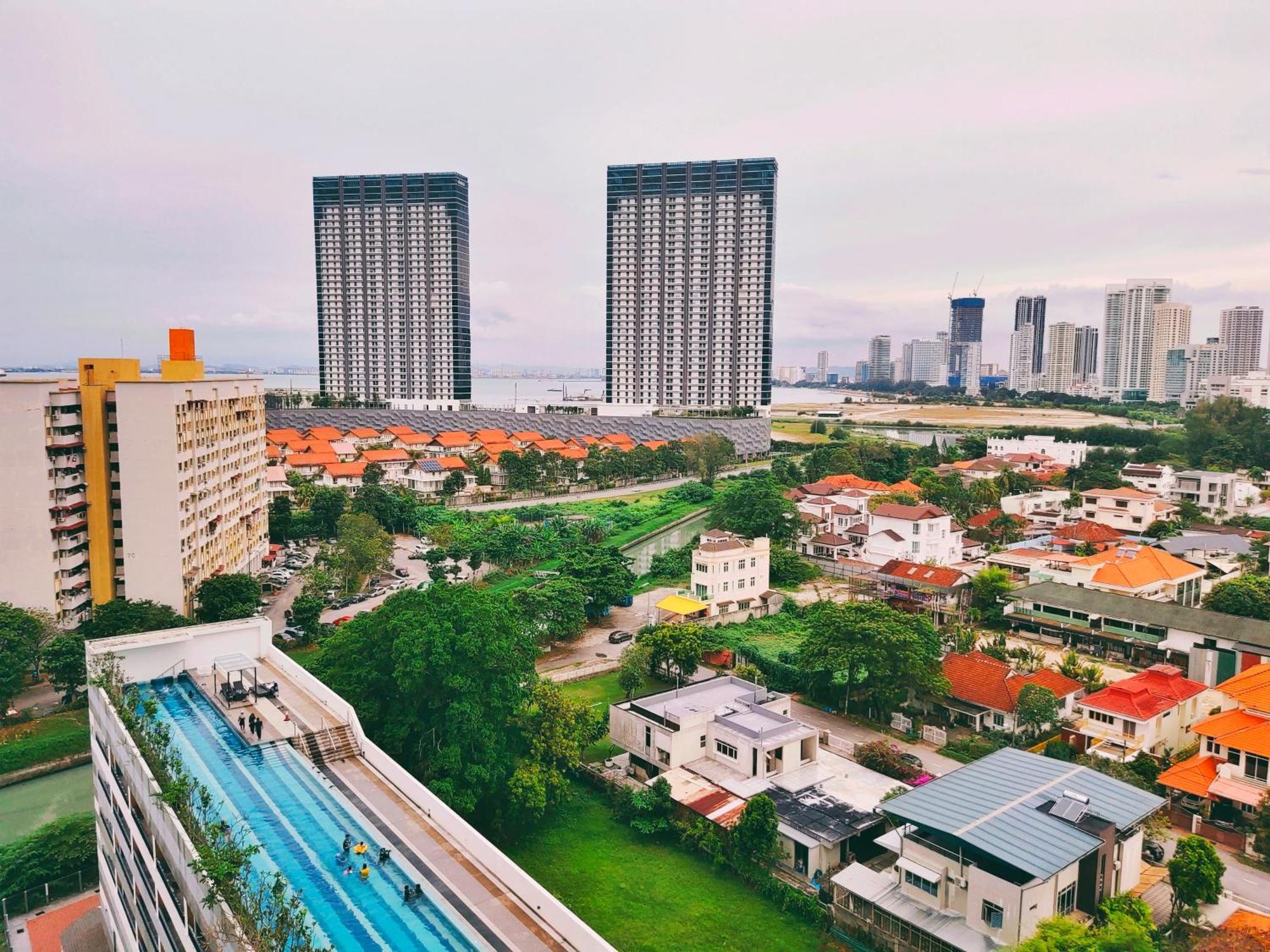 The Landmark By Katana 3Br To 4Br Luxury Seaview Landmark Homestay At Gurney 15-16Pax 无敌海景套房 Tanjung Tokong Exterior photo