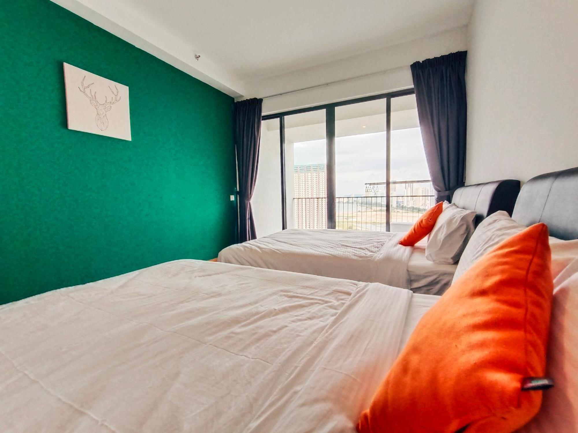 The Landmark By Katana 3Br To 4Br Luxury Seaview Landmark Homestay At Gurney 15-16Pax 无敌海景套房 Tanjung Tokong Exterior photo